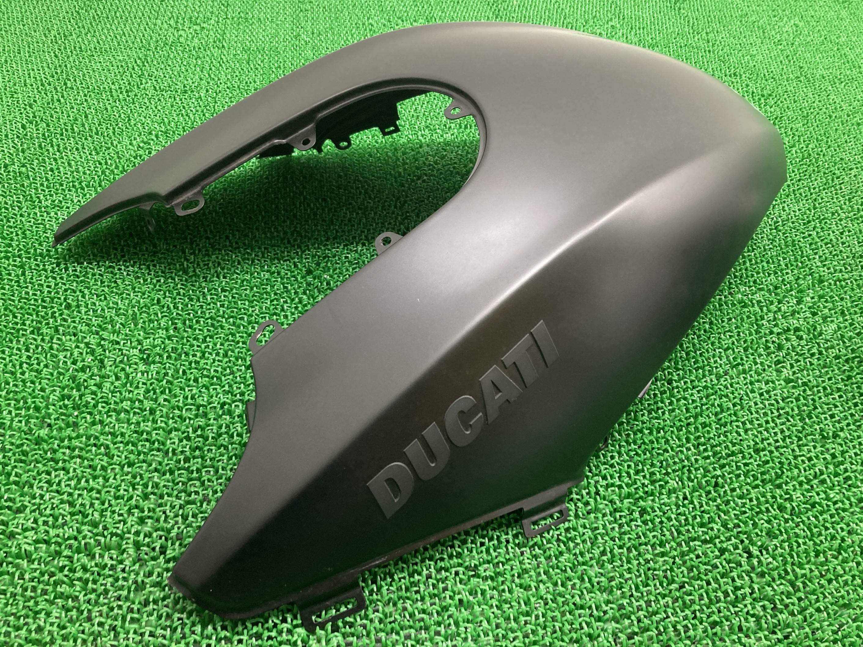 ディアベルダーク タンクカバー マットB ドゥカティ 純正 バイク 部品 DiavelDark コンディション良好 凹み無し 品薄 希少 車検 Genuine 【中古】 Lx｜ティーエスパーツ　店 15,800円
