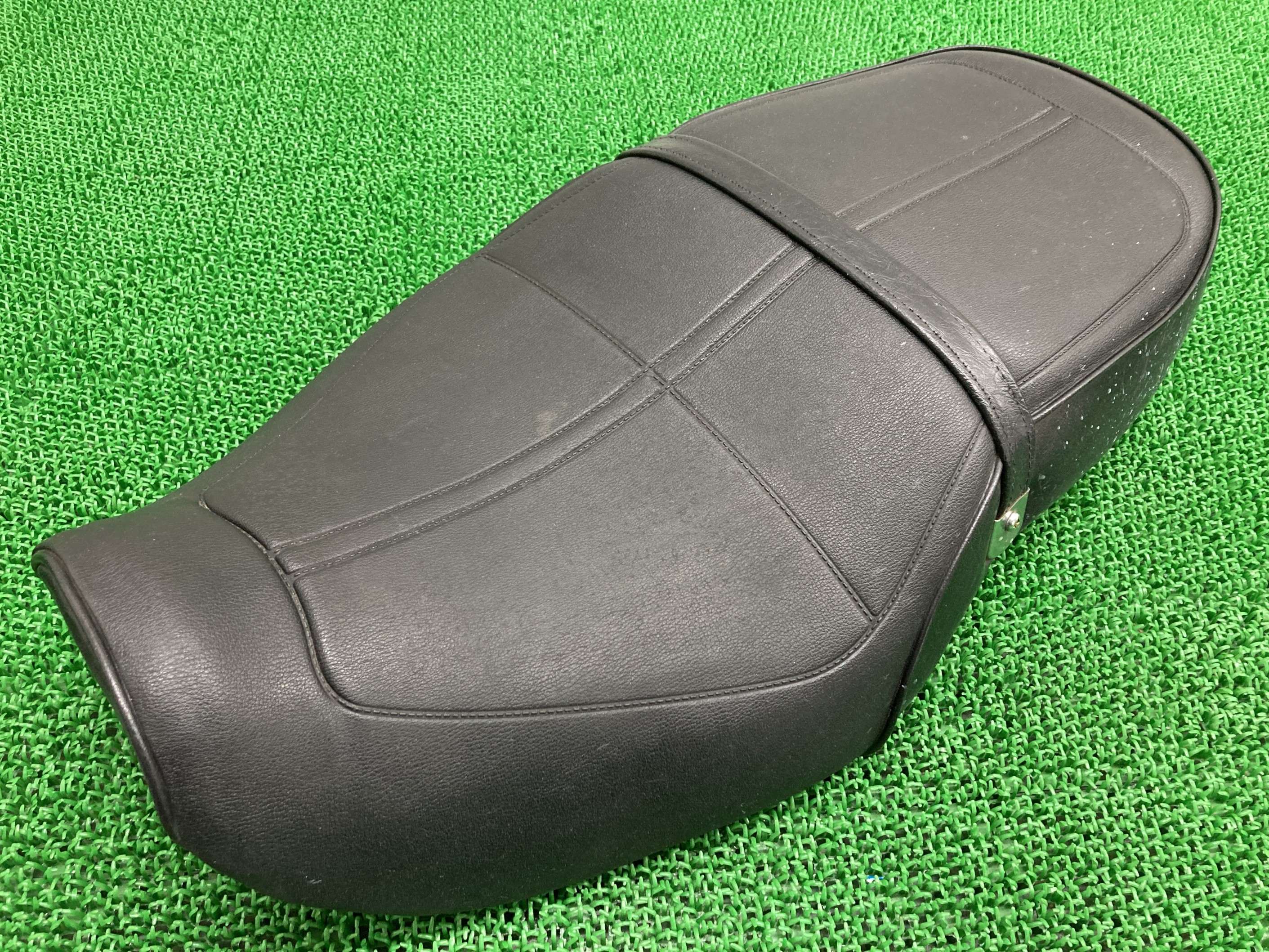 バリオス シート カワサキ 純正 バイク 部品 ZR250A BALIUS シートバンド カスタム素材に 車検 Genuine 【中古】 uZ｜ティーエスパーツ　店