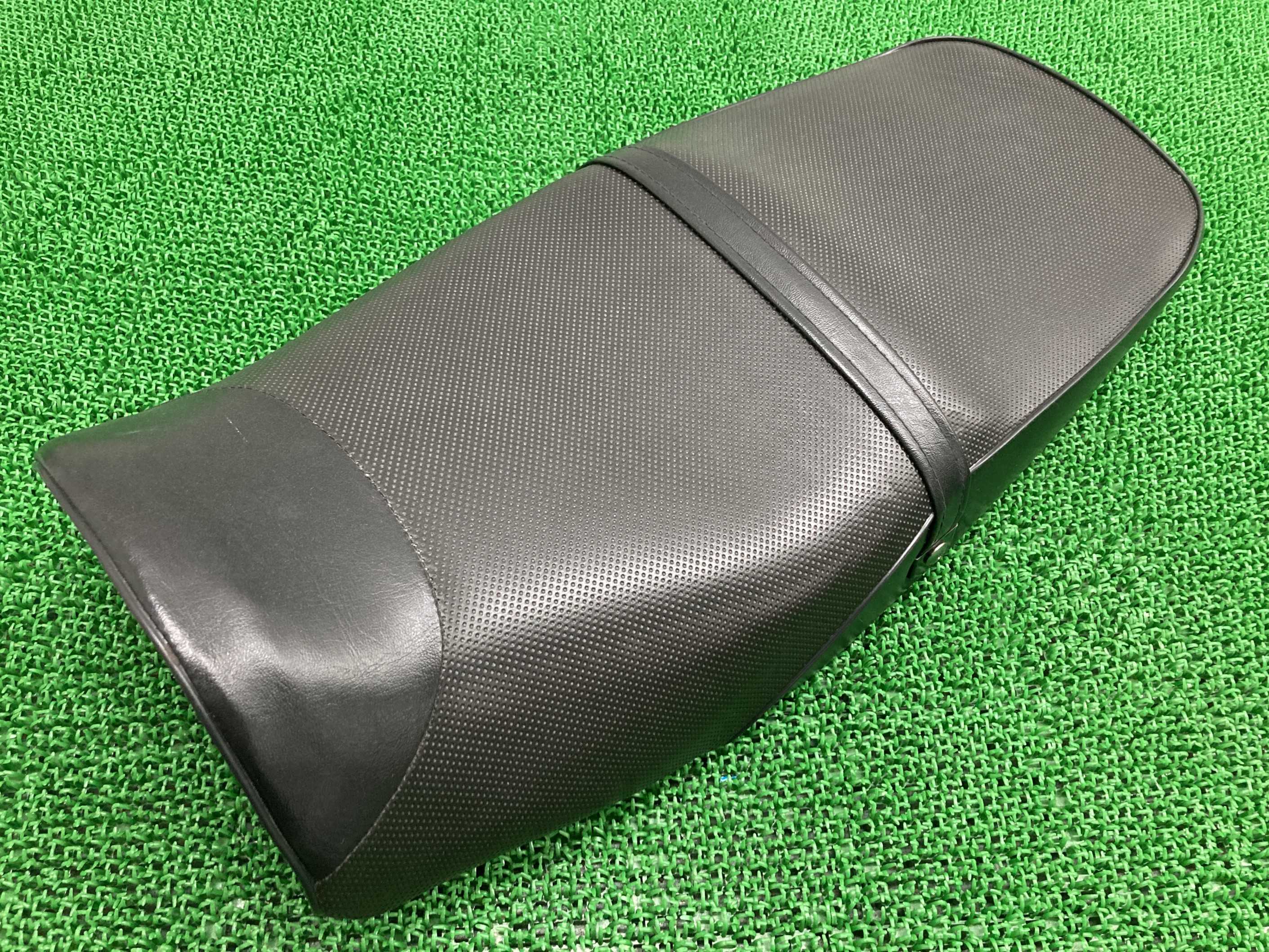 XJR400R シート 4HM ヤマハ 純正 バイク 部品 前期 張替済 RH02J用ノンスリップ表皮 シートバンド カスタム素材に 車検 Genuine 【中古】 hA｜ティーエスパーツ　店