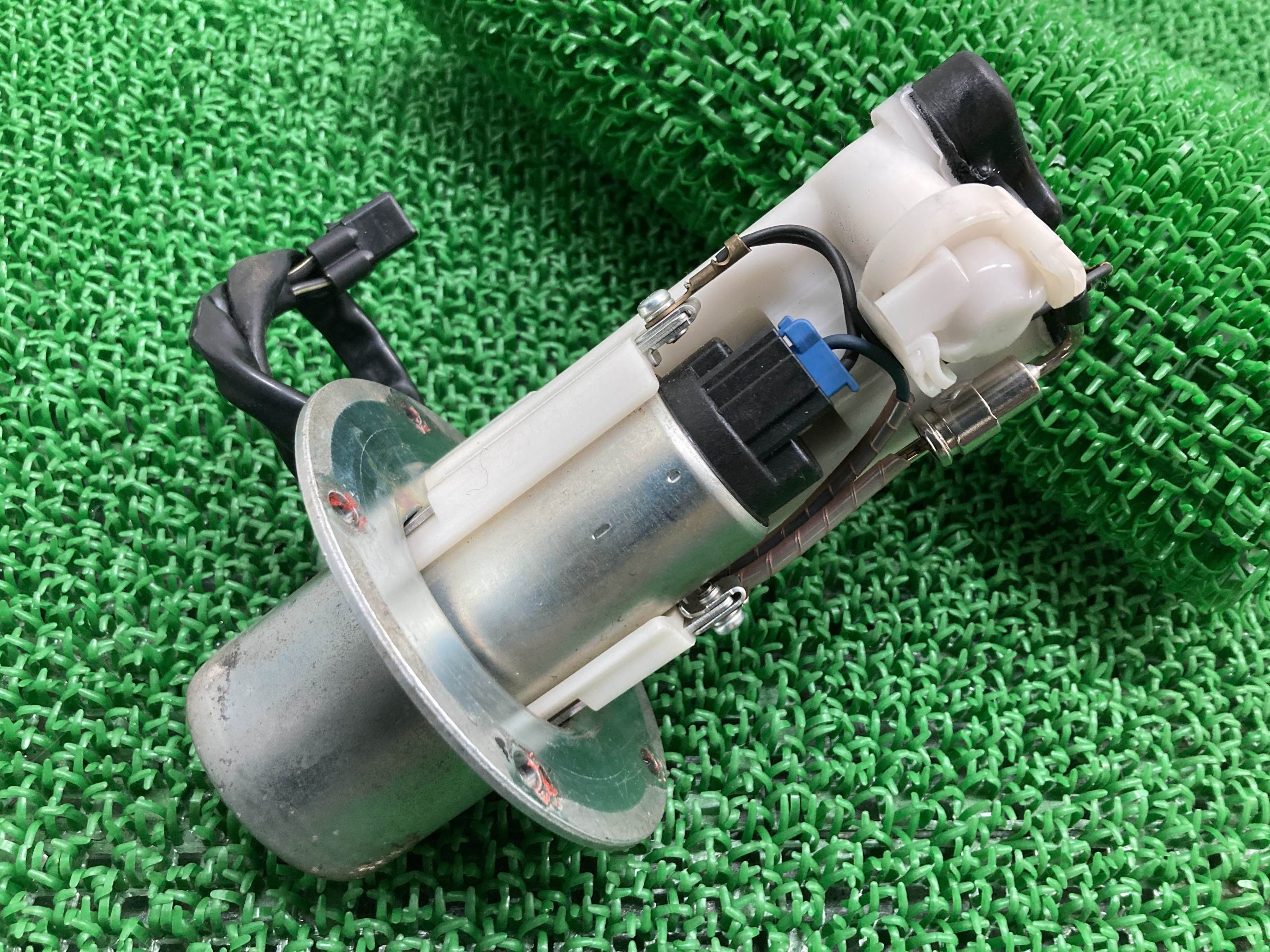 ZZ-R1400 フューエルポンプ 49040-0014 カワサキ 純正 バイク 部品 ZX1400A 06-07年 ZZR1400 A6 A7 燃料ポンプ おすすめ品 機能的問題無し 車検 Genuine 【中古】 zM｜ティーエスパーツ　店