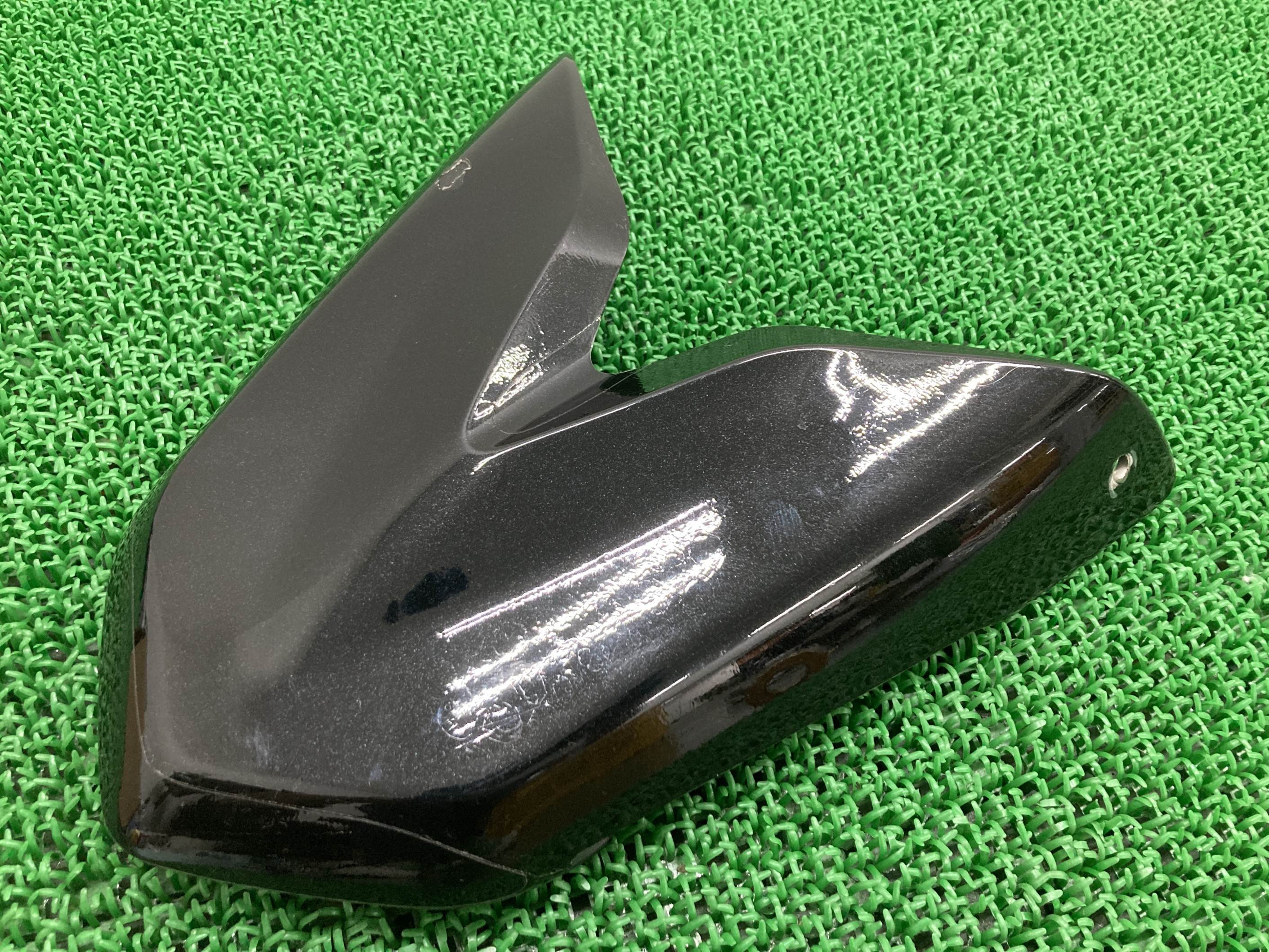 スピードトリプル1050 シングルシートカウル 黒M 2304445 トライアンフ(TRIUMPH) 純正 バイク 部品 トライアンフ リアカウル ペイント素材に 割れ欠け無し 品薄 希少 車検 Genuine 【中古】 eL|ティーエスパーツ 店