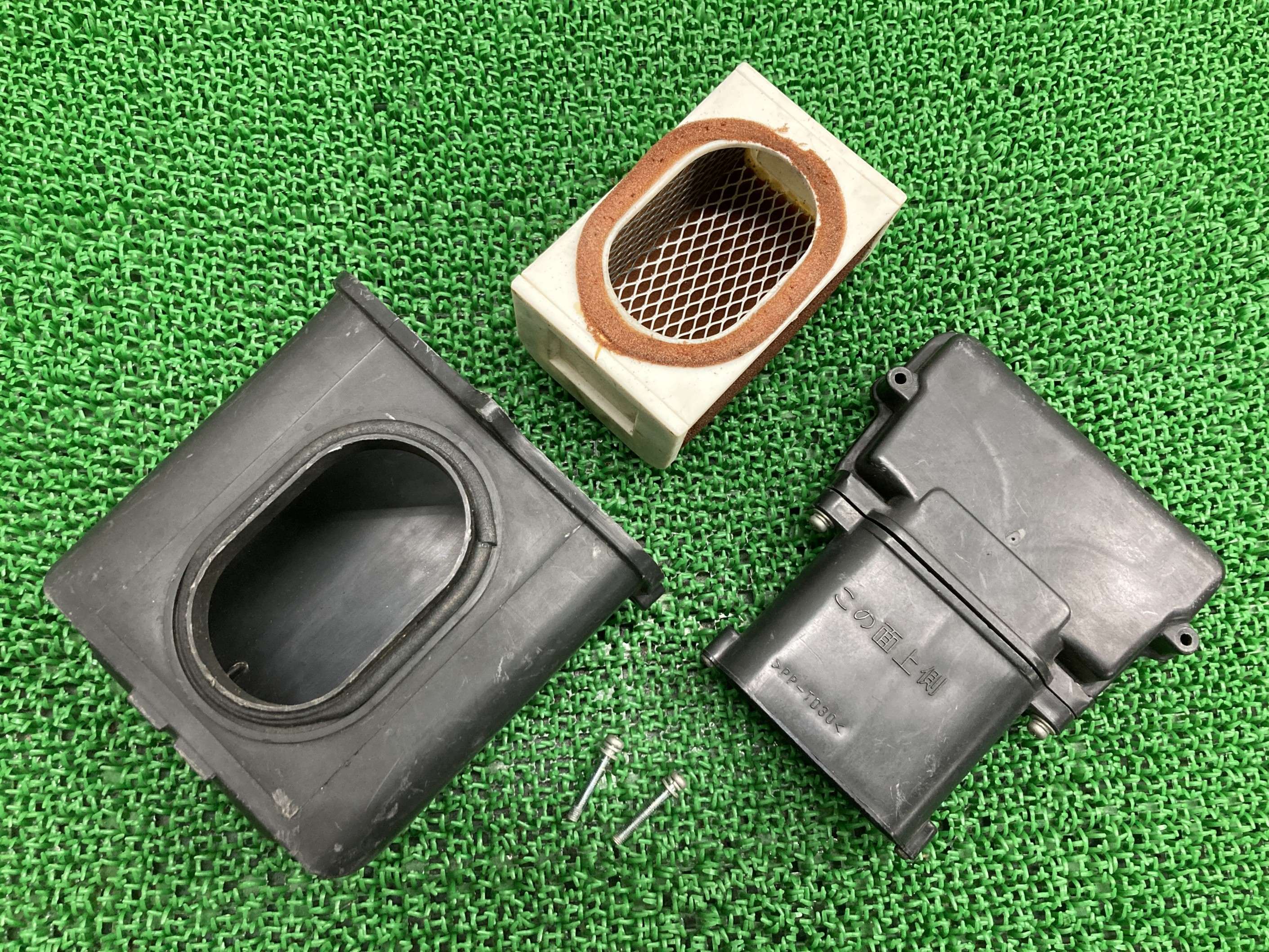 ゼファー400 エアクリーナーボックス カワサキ 純正 バイク 部品 ZR400C 割れ欠け無し カスタム素材に 車検 Genuine 【中古】 rR|ティーエスパーツ 店