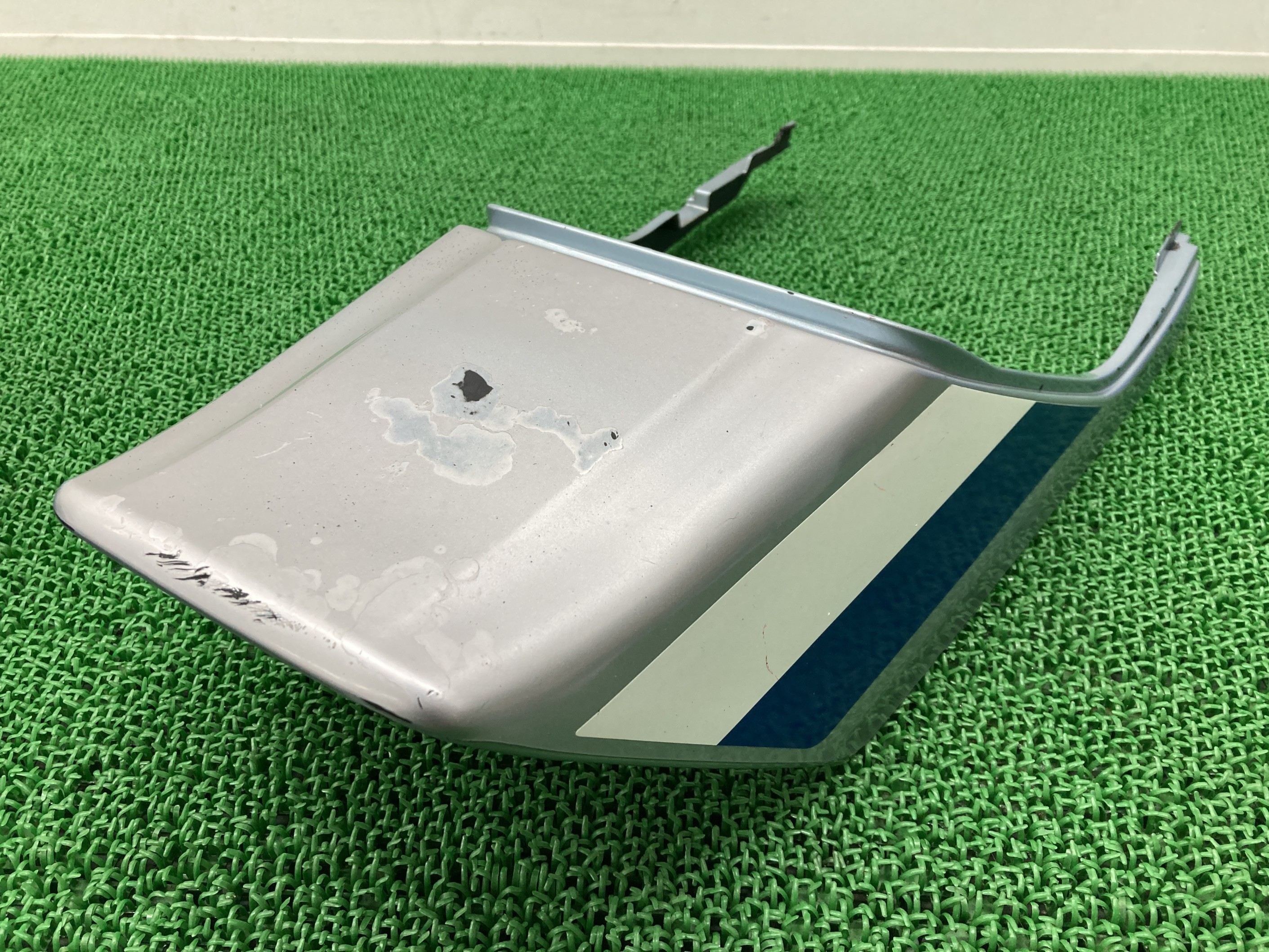 ZRX400 テールカウル 銀 14090-1454 カワサキ 純正 バイク 部品 ZR400E メタリックセレストシルバー シートカウル 修復素材やペイント素材に 安心ノーマル 車検 Genuine 【中古】 cA|ティーエスパーツ 店