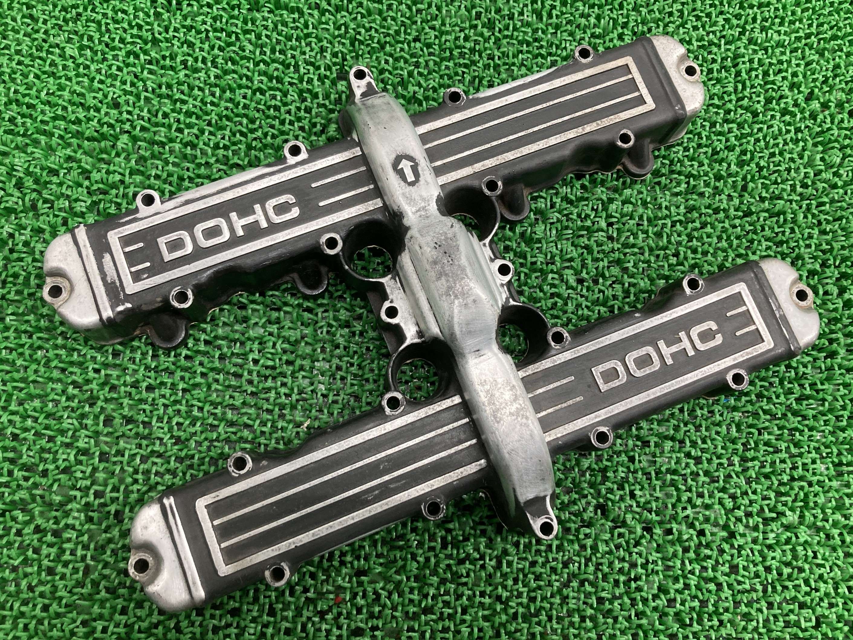 Z650 エンジンカバー カワサキ 純正 バイク 部品 KZ650B 排ガス対策前 シリンダーヘッドカバー ザッパー ペイント素材に 割れ欠け無し 当時物 品薄 希少 車検 Genuine 【中古】 Eo｜ティーエスパーツ　店