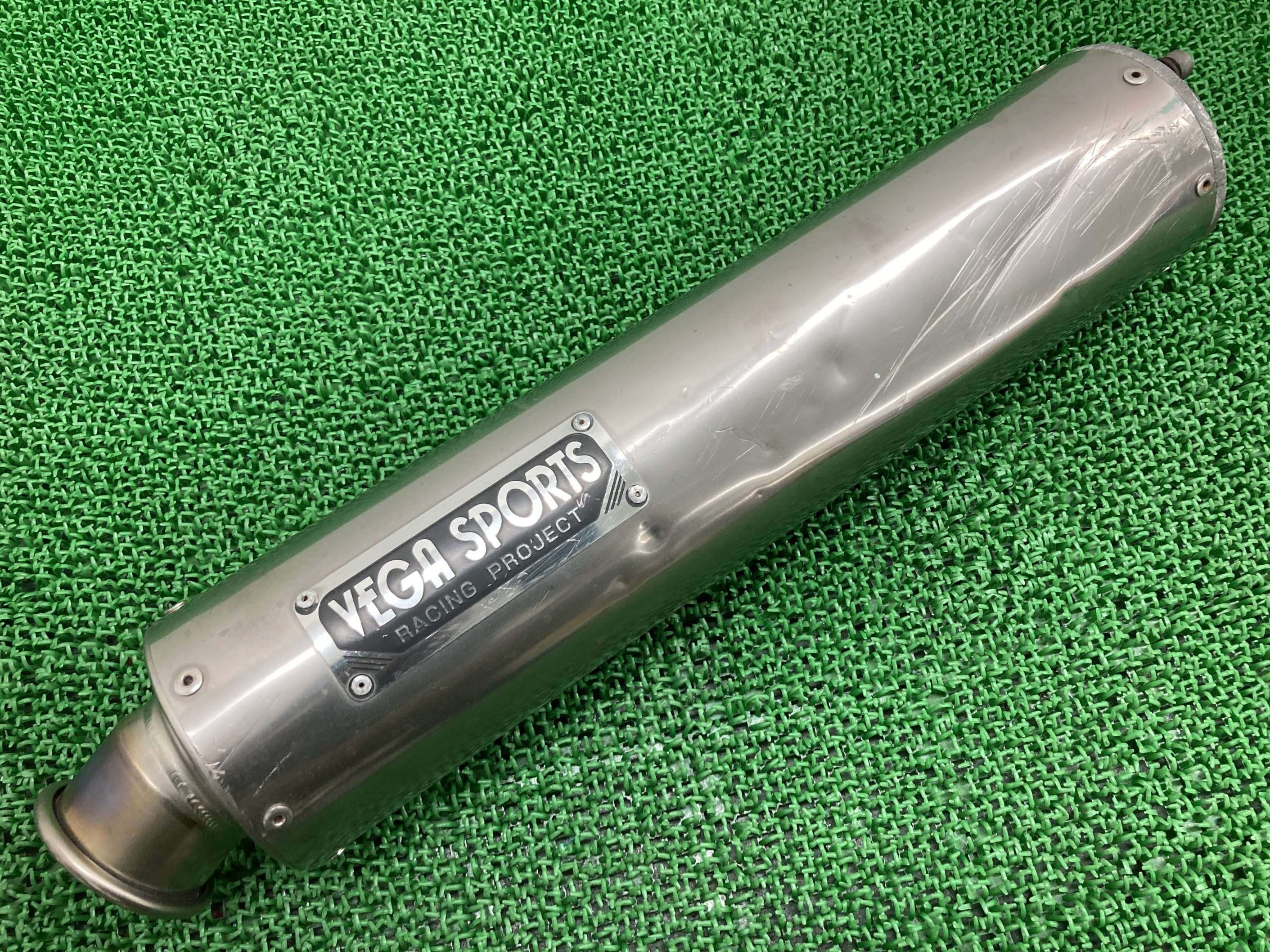 ベガスポーツ製ZRX400 サイレンサーマフラー マフラー 社外 バイク 部品 ZR400E VEGA SPORTS チタン スリップオン 機能的問題無し 【中古】 mU｜ティーエスパーツ　店