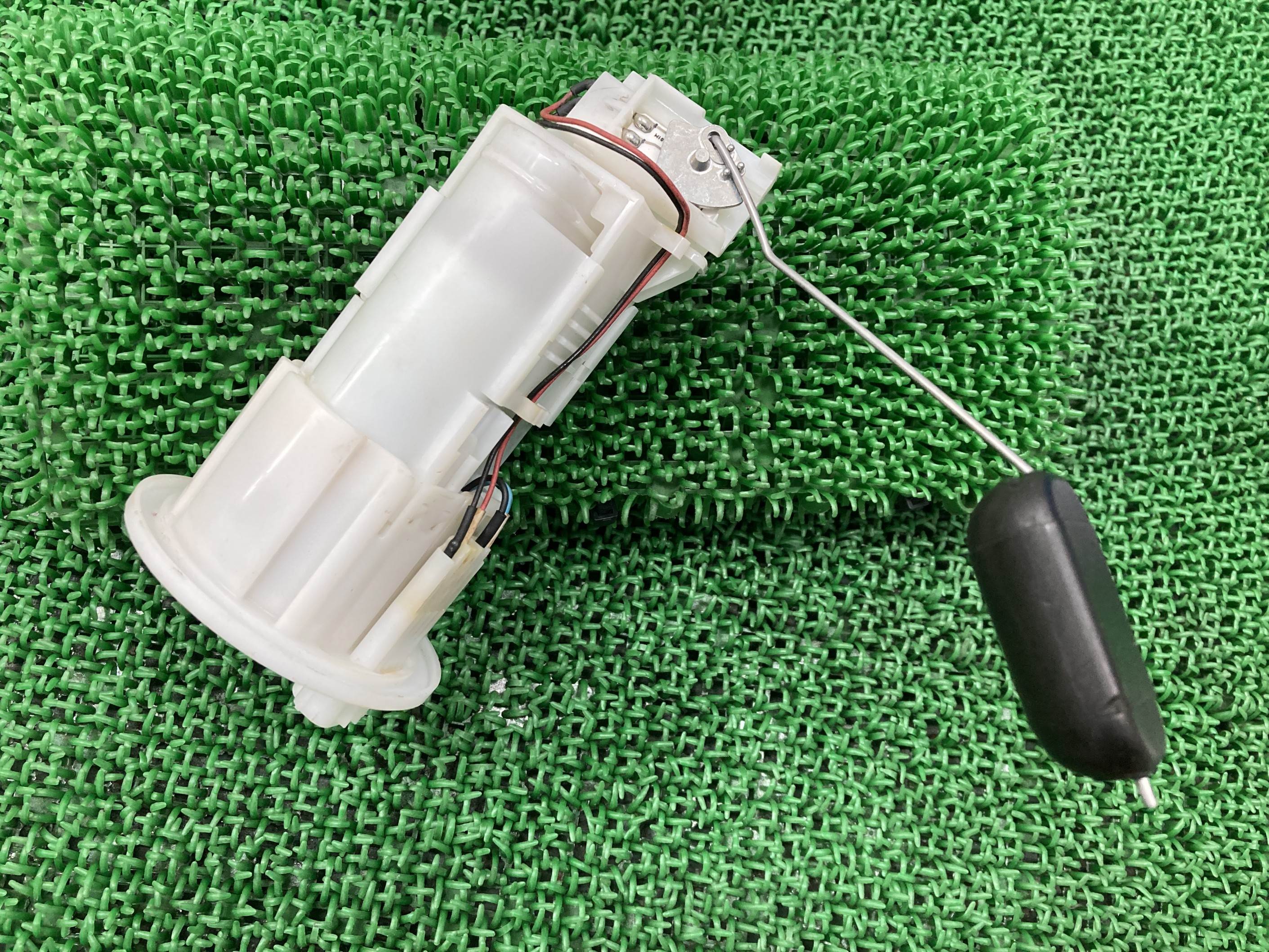 エリミネーター400 フューエルポンプ 49040-0823 カワサキ 純正 バイク 部品 EL400A フューエルセンサー コンディション良好 機能的問題無し 車検 Genuine 【中古】 Yd|ティーエスパーツ 店