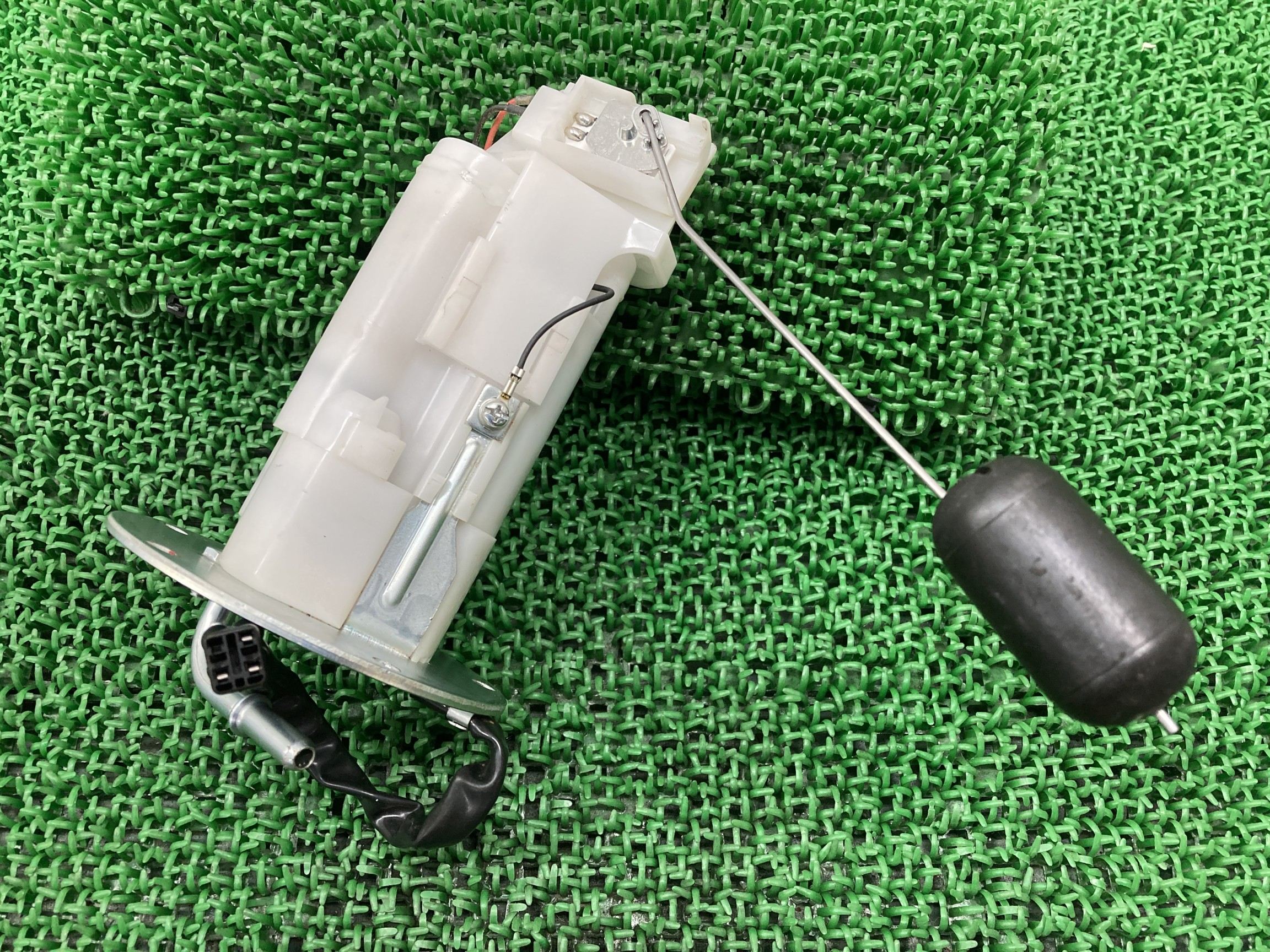 ニンジャ7ハイブリッド フューエルポンプ 49040-0763 カワサキ 純正 バイク 部品 CX500A Ninja7Hybrid Z250 Z400 フューエルセンサー 燃料ポンプ 機能的問題なし 車検 Genuine NINJA250 NINJA400 【中古】 oK｜ティーエスパーツ　店