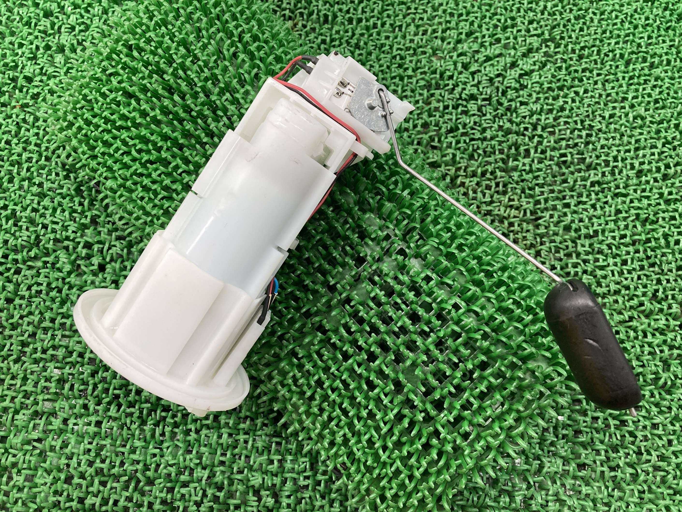 エリミネーター450 フューエルポンプ 49040-0823 カワサキ 純正 バイク 部品 EL450A フューエルセンサー おすすめ品 機能的問題無し 車検 Genuine 【中古】 Kg|ティーエスパーツ 店