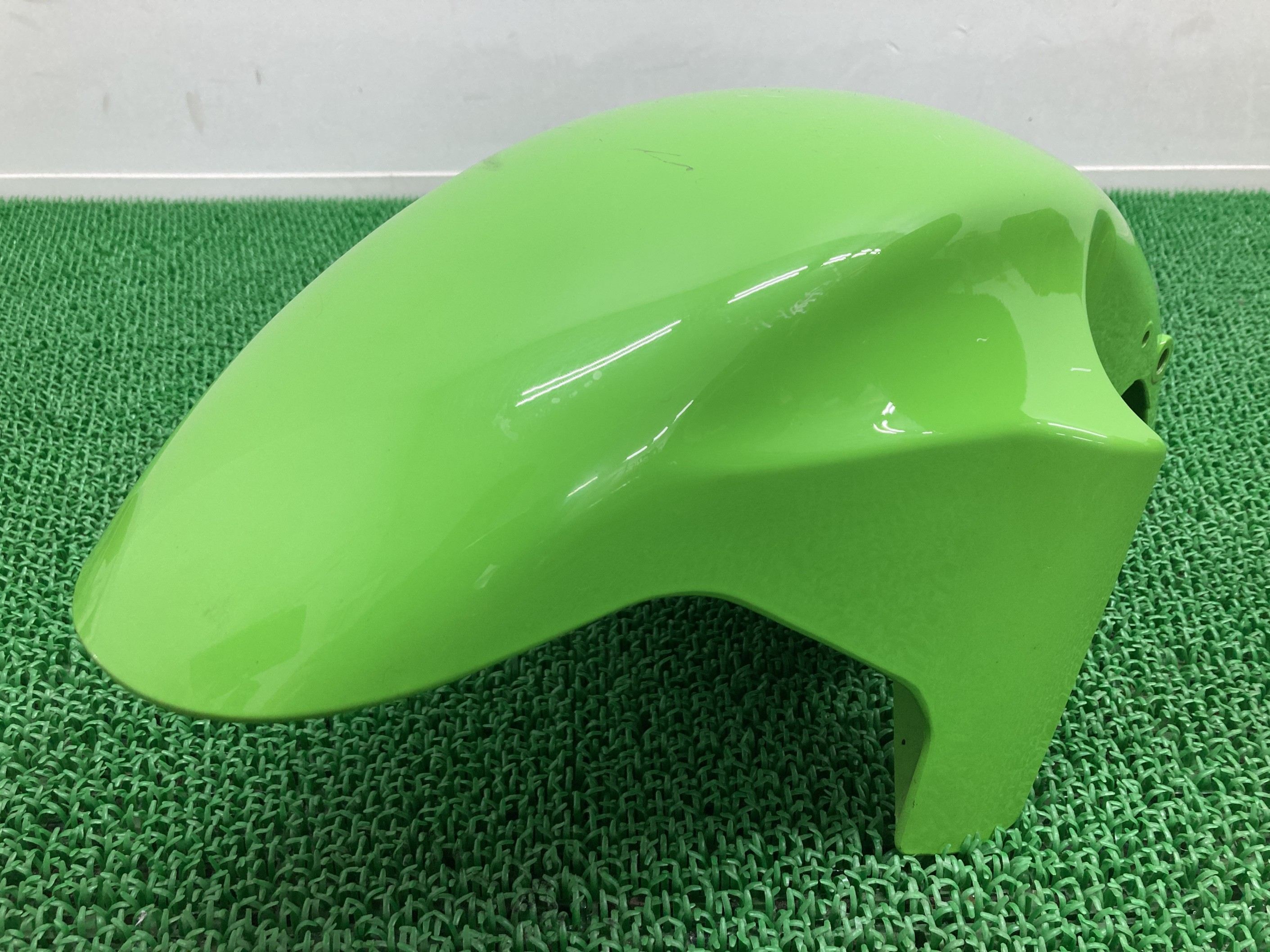 ZXR250 フロントフェンダー 緑 35004-1284 カワサキ 純正 バイク 部品 ZX250C 修復素材に コケキズ無し 品薄 希少 車検 Genuine 【中古】 Gs|ティーエスパーツ 店