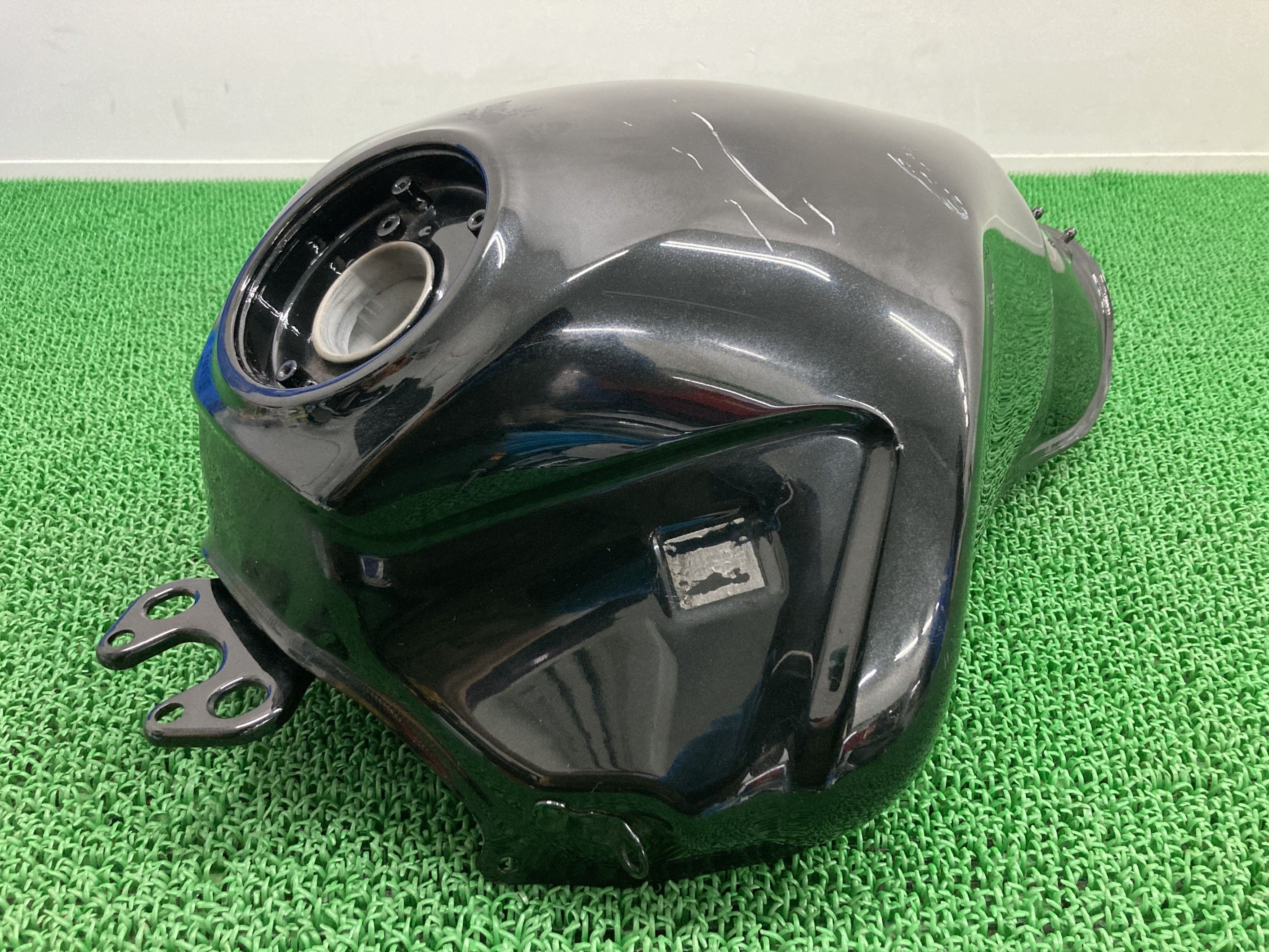 NINJA400 タンク 黒M カワサキ 純正 バイク 部品 EX400E ニンジャ400 ガソリンタンク フューエルタンク 修復素材に コケキズ無し 車検 Genuine 【中古】 Si｜ティーエスパーツ　店