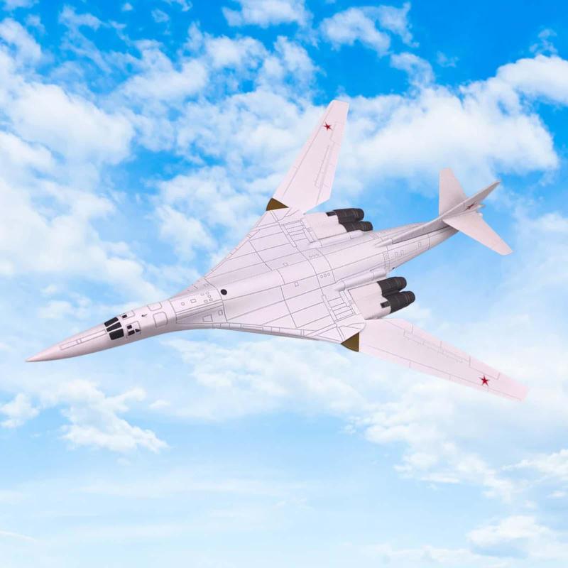 1:200 航空機の装飾品 耐久性のある TU160 合金 大人の子供向け