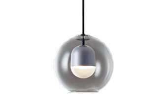 XLGB1683CU1<br>LEDフラットランプ対応 ペンダントライト ガラスセード プラグタイプ<br>白熱電球60形1灯器具相当 拡散タイプ シンクロ調色明るさフリー<br>Panasonic 照明器具 天井照明 吊下げ 電気工事不要