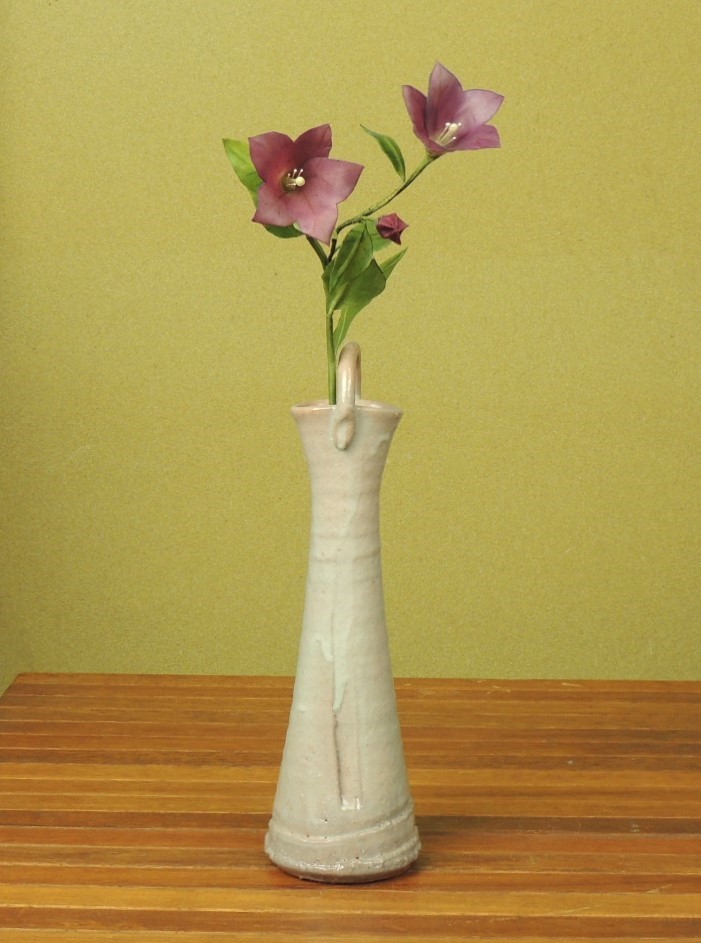 楽天市場】竹炭黒陶焼 ミニ花瓶 一輪挿し 花入れ 萩焼 : 萩焼工房 土和窯