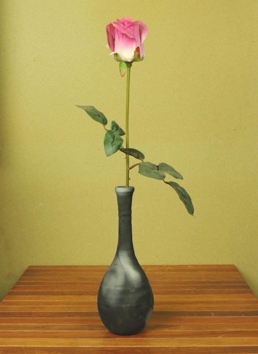 楽天市場】【アウトレット】藍染花柄ツル首 一輪挿し 花瓶 [9.5×H17