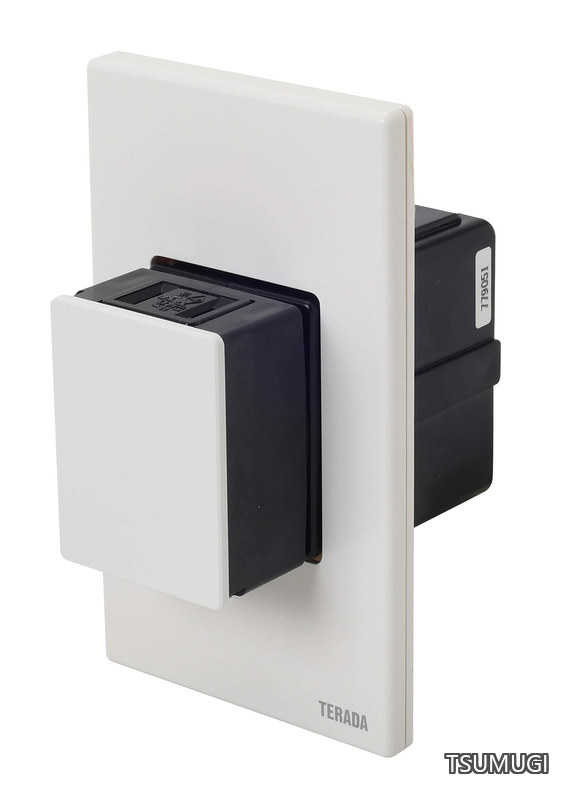 【送料無料】壁用プッシュコンセント ホワイト 接地無し/カギ無し UCW100W｜つむぎハウス