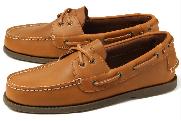 tommy hilfiger bowman boat shoes