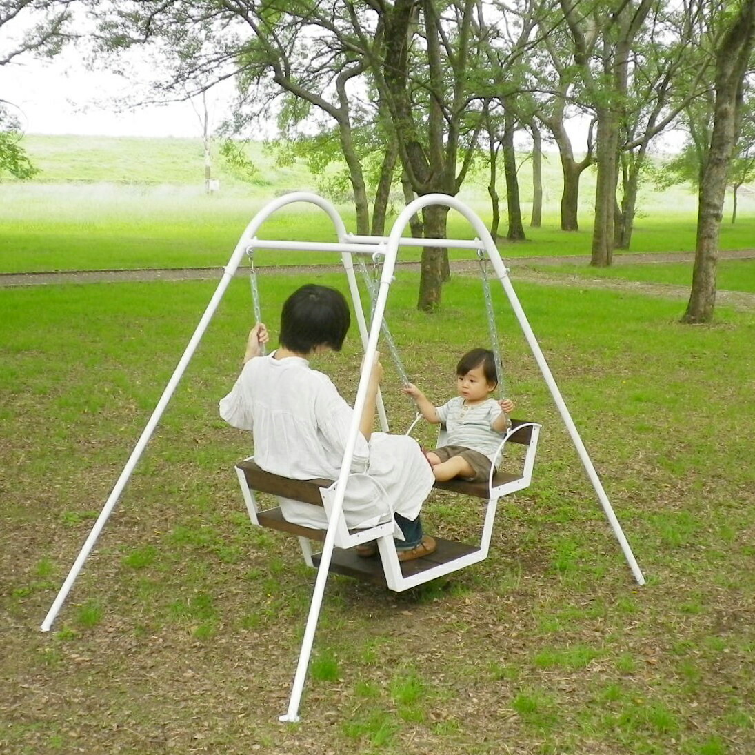 閉店SALE 15％OFF 在庫限り】ゆりかごブランコ 復刻懐かしい遊具 家庭