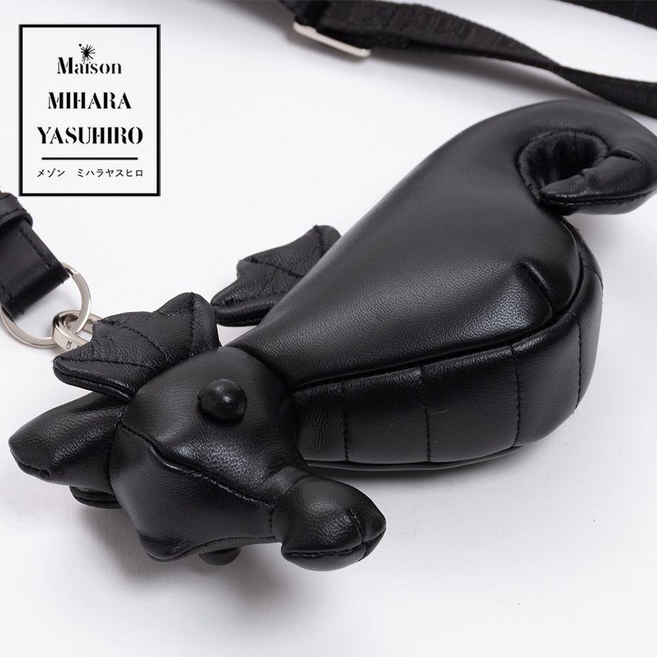 MIHARA YASUHIRO ミハラヤスヒロ 御徒面子 タツノオトシゴ ミニ御徒面子 のど首合財袋 メンズ レディース 本革 成年者 ブランド名 膝掛け 今めかしい かっこいい 愛くるしげ 革 クラッチペダル御徒面子 御徒面子惹き付ける 黒 黒いこと 鞄 御徒面子 DOLLS SEAHORSE MINI BAG A16BG720