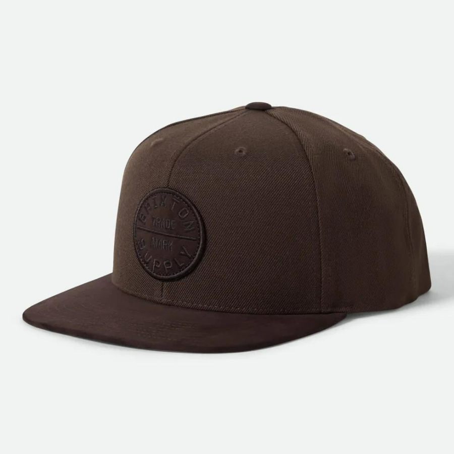 [正規取扱店] BRIXTON ブリクストン / スナップバックキャップ 帽子 / OATH III SNAPBACK - PINECONE BROWN / BROWN SUEDE / 10777 / メンズ レディース フリーサイズ ブラウンスウェード 定番ロゴ