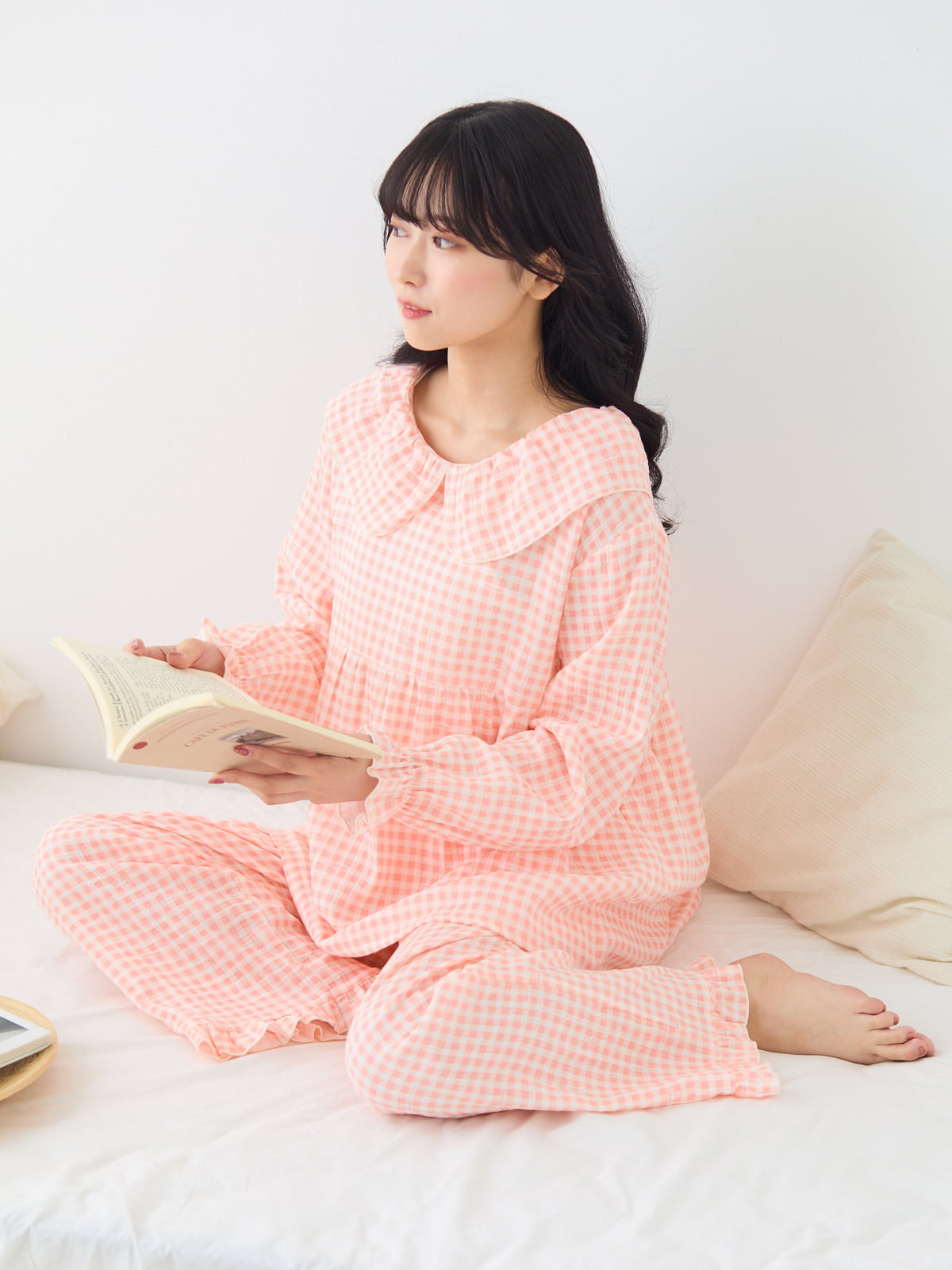 新品未使用 IKUKO ダブルガーゼパジャマ長袖す 薄ピンク花柄 薄長袖 IKUKO(イクコ)｜ダブルガーゼ花柄プリント ギャザーネック
