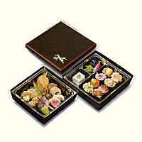 紙製二段弁当容器　75ー75道参二段会席　睦月八重山セット　50セット　新品 楽天市場】[送料無料/業務用]2段 紙製 使い捨て弁当容器75-75 朱染