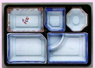 使い捨て弁当入れもの・仕出し入れもの・貨物輸送無料！\u003cBR\u003e嵯峨美続きもの ＰＺ－１３０－１ \u003cBR\u003e澄み切った蓋書き割り ４００枚 【smtb-F】 【fsp2124-5k】※製造会社店卸し資産なくなり追い追いに、入数うつり変わりとなり240枚入となります（１枚単価：109.6円）