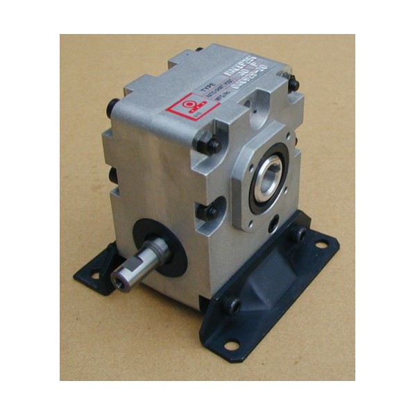 ※法人専用品※マキシンコー 一段ウォーム減速機 MAO B P 50 C 10 1|DIY FACTORY ONLINE SHOP