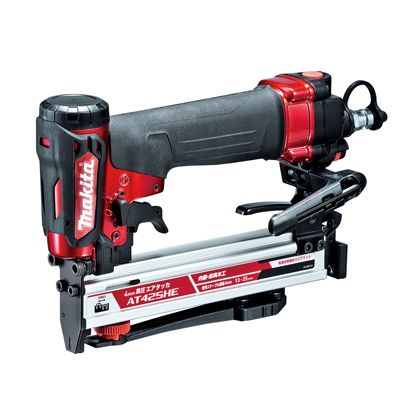 17943円 特価商品 マキタ makita 高圧エアタッカ 赤 AT425HE