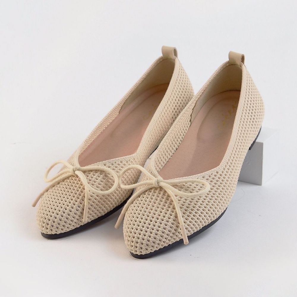 【3点購入で888円OFF】Breezy Boardwalk ニットフラットシューズ リボン付き メッシュ 通気性 軽量 夏コーデに最適【台湾直送】