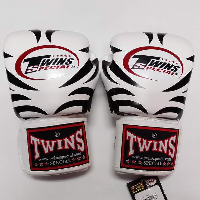 TWINS キックボクシンググローブ 10oz ホワイト 楽天市場】TWINS SPECIAL ボクシンググローブ 10oz T白