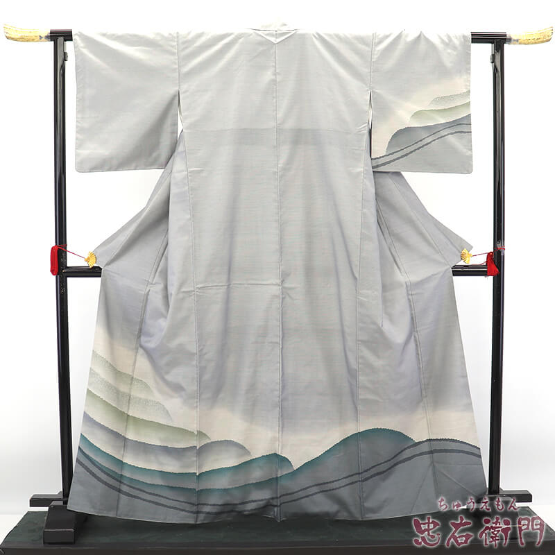 【中古】 紬付下げ 紬 付下げ 袷 レディース 正絹 グレー 遠山 裾柄 身丈167.5cm 裄丈66.5cm Lサイズ相当 リサイクル着物 リユース着物 中古着物 送料無料 即日発送