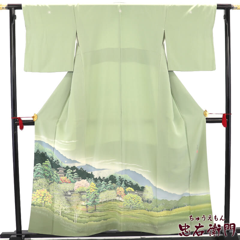 【中古】 本加賀友禅 色留袖 参紋 石田巳代治 袷 レディース 正絹 薄黄緑 見晴らし柄 身たけ160.5糎 裄丈66糎 儀式用 M大きさ好いかげんに 再利用お召しもの リユースお召しもの 中古お召しもの 貨物輸送無料 即日送りとどける
