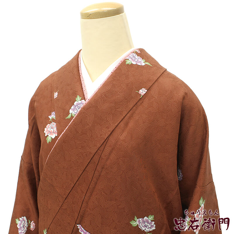 【中古】 小紋 リサイクル 着物 正絹 袷 仕立て上がり カジュアル レディース ブラウン 牡丹 大きいサイズ 裄丈67cm 送料無料 即日発送|ビスコンティ&きもの忠右衛門