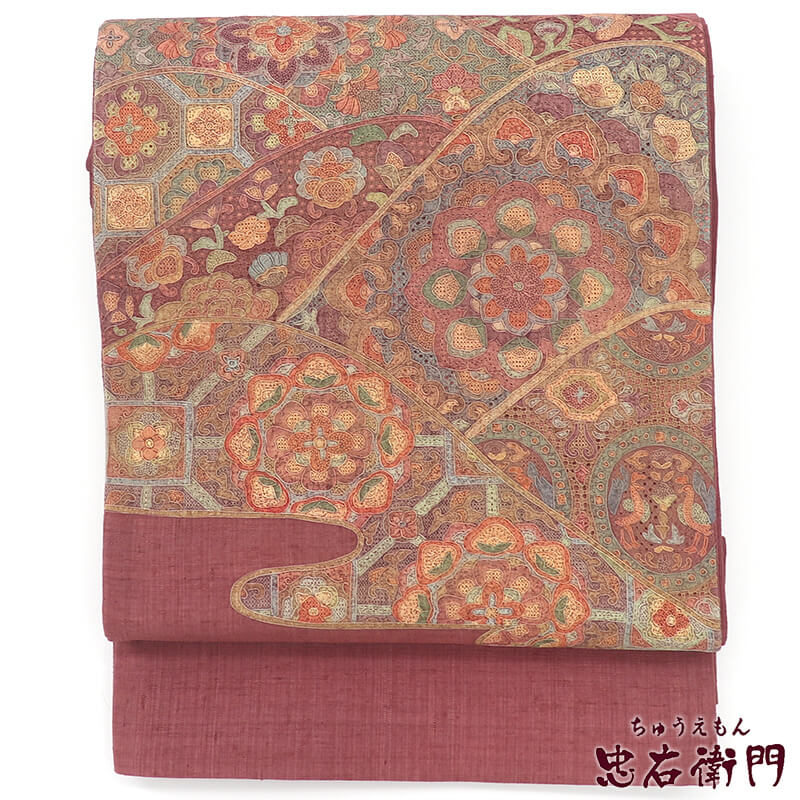【中古】 袋帯 今めかしい袋帯 折り目正しい用 汕頭刺繍 正絹 お太鼓柄 臙脂 紬 遠山 華文 長さ429糎 幅31糎 再利用 和装心地好い 今めかしい 御召しもの 仕立てもの売り上げ金再利用帯 貨物輸送無料 即日送りとどける