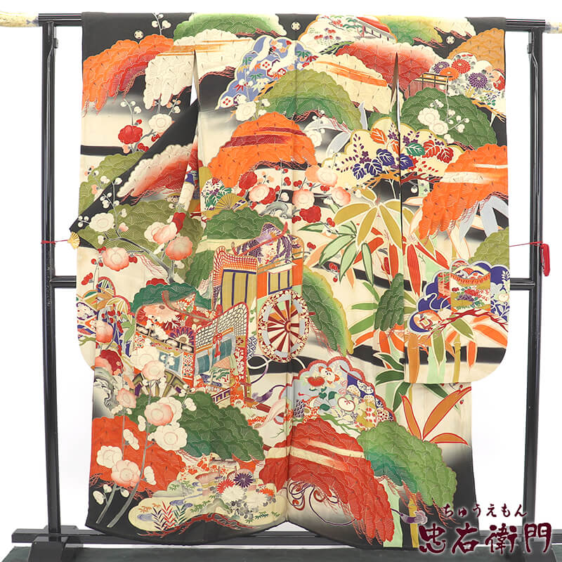 【中古】 アンティーク振袖 正絹 成人式 購入 振袖単品 黒 豪華 吉祥柄 刺繍 ほつれあり 身丈161cm 裄丈64cm アンティーク ディスプレイ 素材向き リサイクル着物 リユース着物 中古着物 送料無料 即日発送｜ビスコンティ＆きもの忠右衛門