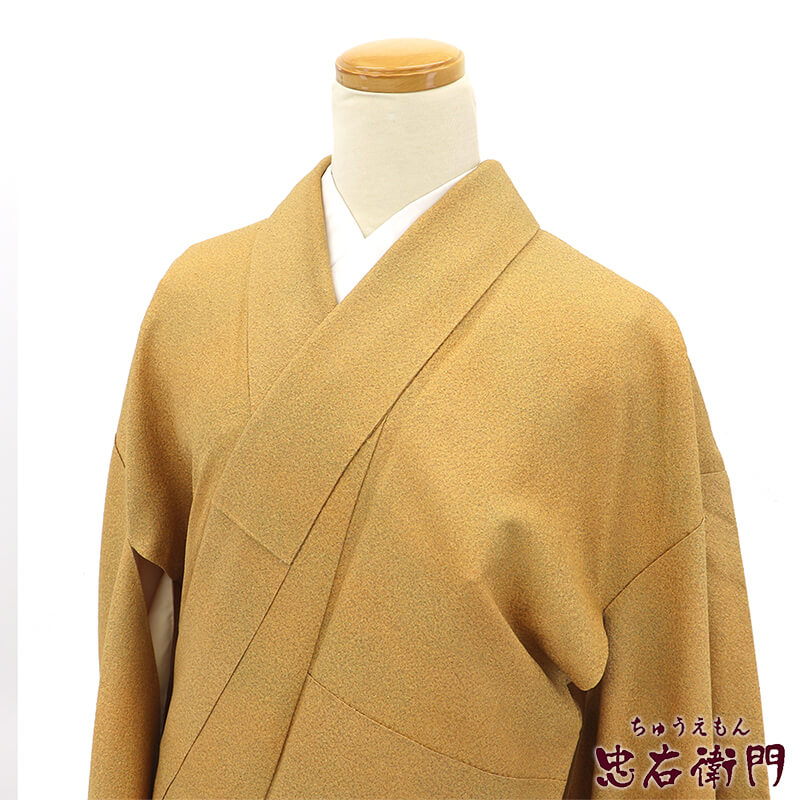 【中古】 関村光男 色無地 無地着物 作家物 紋なし 袷 レディース 正絹 芥子ベージュ 無地 身丈154cm 裄丈63.5cm フォーマル Sサイズ相当 小さいサイズ リサイクル着物 リユース着物 中古着物 即日発送