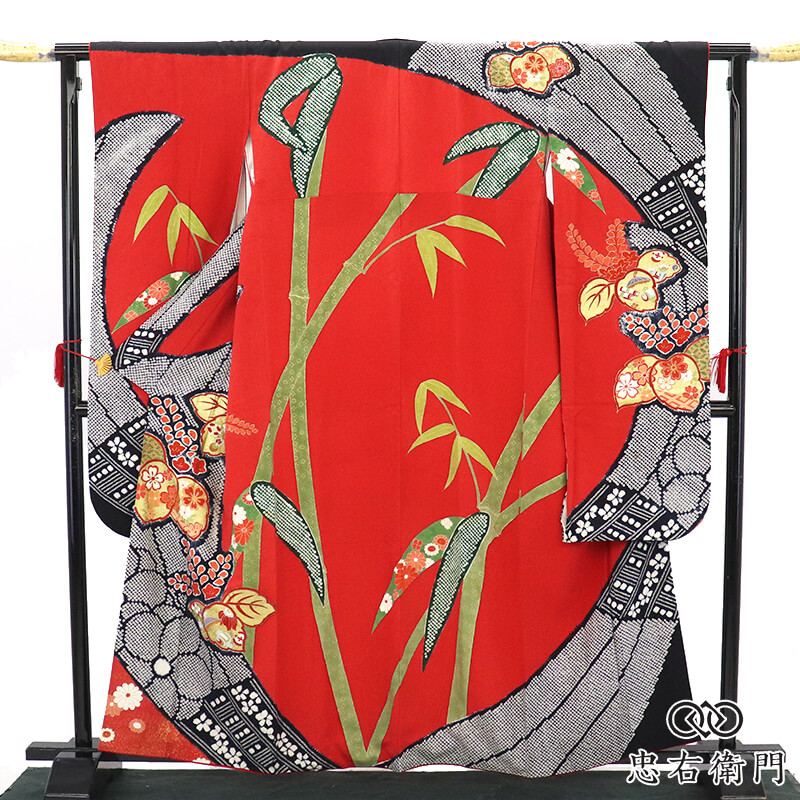 【中古】 振袖 成年者式 単品 レディース 正絹 赤 竹 桐 宝尽くし文様 晴れ晴れしい 身たけ163糎 裄丈68糎 華燭の典 儀式用 フォーマルM～L大きさ好いかげんに 再利用御召しもの リユース御召しもの 中古御召しもの 貨物輸送無料 即日送りとどける