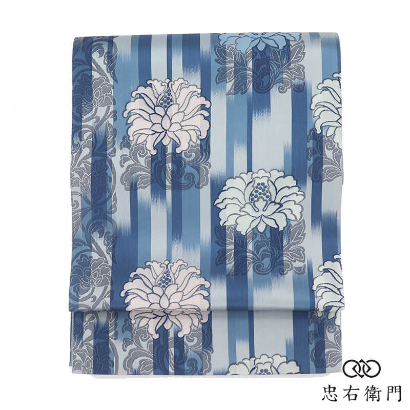【中古】 袋帯 ふくろ帯 今めかしい袋帯 正絹 六通柄 青 花唐草 縞 オリエンタル 異国佇まい 長さ438糎 幅31糎 観劇 召しあがる会 お出掛け 再利用帯 中古帯 仕立てもの売り上げ金帯 レディース 成人女性用 御召しもの 貨物輸送無料 即日送りとどける