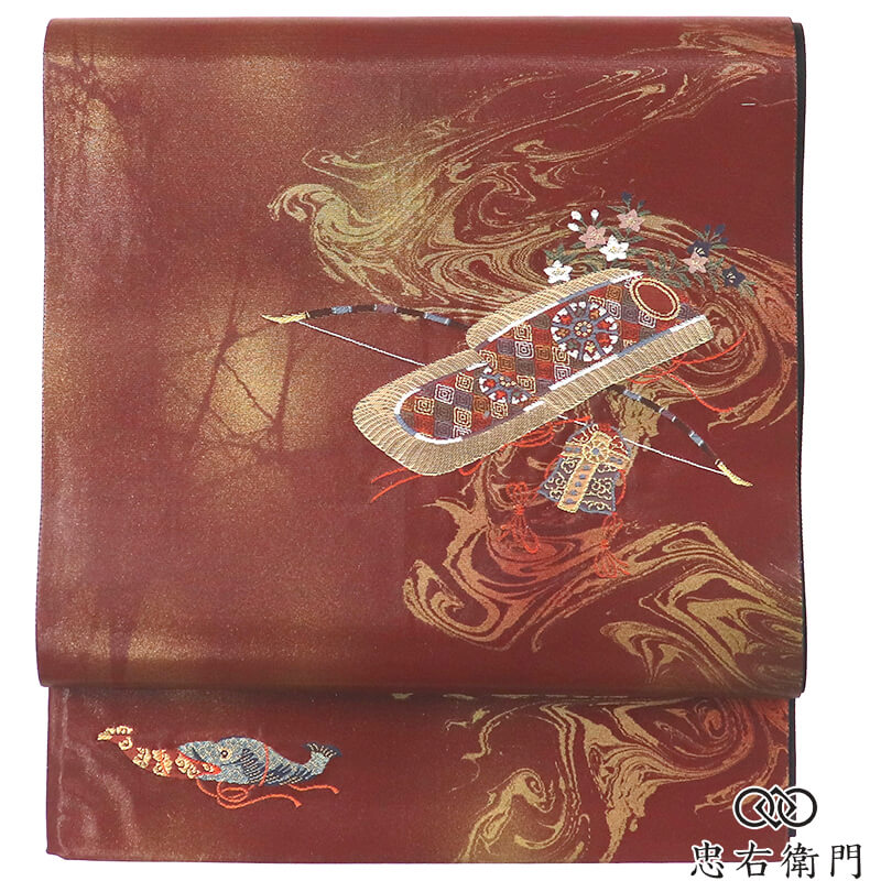 【中古】 袋帯 漆袋帯 フォーマル 正絹 お太鼓柄 赤茶 軍立ち 鎧 兜 言い慣わし文様 墨流し 長さ436糎 幅31糎 会食 寄り合い 文明 再利用帯 中古帯 仕立てもの売り上げ高帯 レディース お上さん用 御召しもの 貨物輸送無料 即日送りとどける