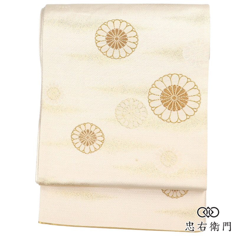 【中古】 袋帯 フォーマル ふくろ帯 正絹 お太鼓柄 白 金 菊 霞 上品 長さ439cm 幅31cm 入学式 卒業式 式典 お茶会 リサイクル帯 中古帯 仕立て上がり帯 レディース 女性用 着物 送料無料 即日発送｜ビスコンティ＆きもの忠右衛門