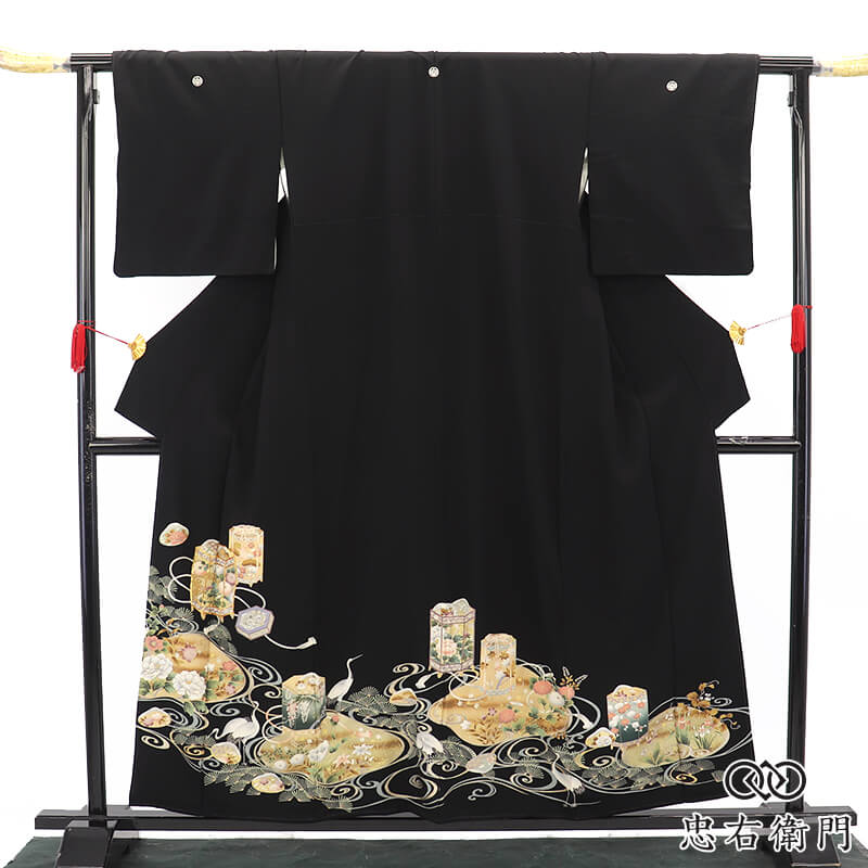 【中古】 黒留袖 結婚式 留袖 袷 レディース 正絹 黒 貝桶 金駒刺繍 鶴 吉祥柄 丸に五三の桐 身丈157.5cm 裄丈65.5cm 式典 正装 Mサイズ相当 リサイクル着物 リユース着物 中古着物 即日発送｜ビスコンティ＆きもの忠右衛門