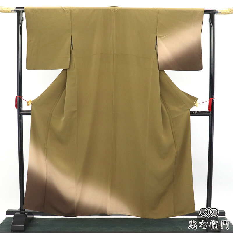【中古】 付下げ フォーマル 袷 レディース 正絹 茶緑 色ぼかし 無地 身丈163cm 裄丈67cm 観劇 食事会 パーティ お出かけ M～Lサイズ相当 リサイクル着物 リユース着物 中古着物 送料無料 即日発送｜ビスコンティ＆きもの忠右衛門