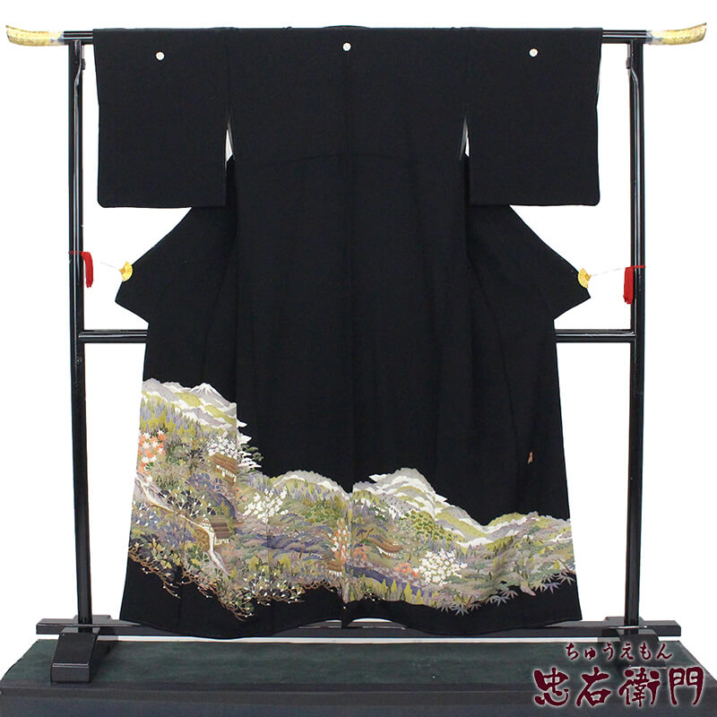 【中古】 黒留袖 再利用 御召しもの 正絹 仕立てもの売り上げ金 売りわたす 書き判 剣片喰 礼装 レディース 茶屋辻風 身たけ159糎 裄丈66糎 貨物輸送無料 即日送りとどける
