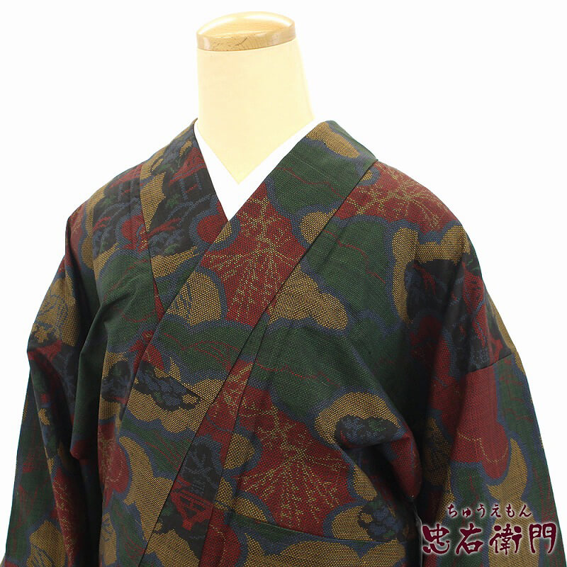 【中古】 大島紬 つむぎ着物 レディース 正絹 緑 赤 黄色 雲取り 風景 身丈159.5cm 裄丈64cm 仕立て上がり着物 カジュアルリサイクル着物 リサイクル　即日発送