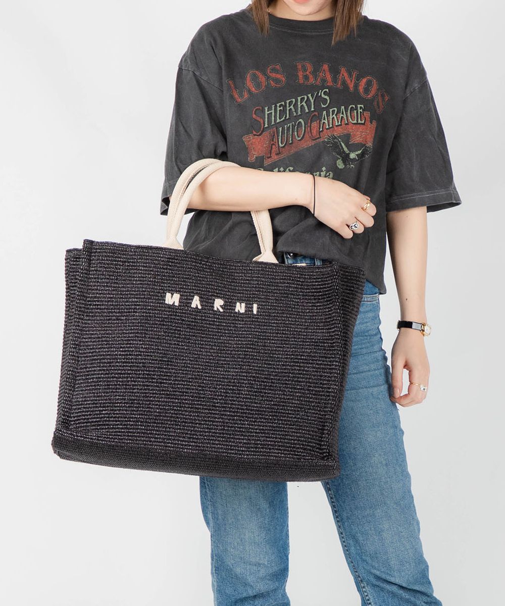 年末のプロモーション マルニ MARNI SHMQ0034U1 P3860 トートバッグ