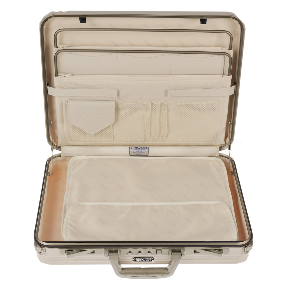 リモワ Rimowa Limbo ハンドケース アタッシュケース 14l 機内持ち込み キャリーバッグ キャリーケース リンボ クリームホワイト 1泊2泊 1 09 13 0 スーツケース 100席未満 Onpointchiro Com