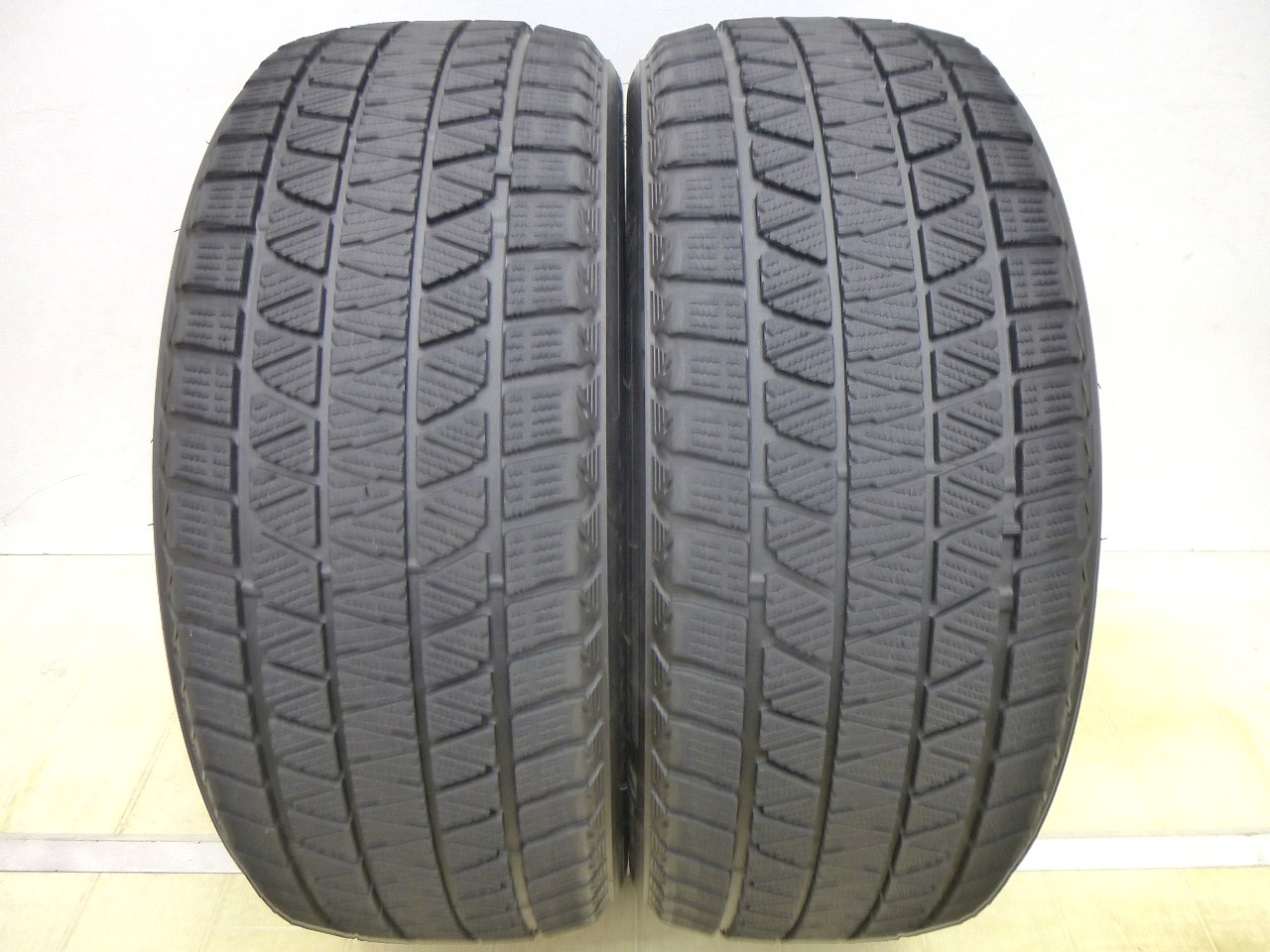 タイヤ　中古　スタッドレス　 ブリヂストン　 ブリザック DM-V3　 245/45R20　２本　 中古　タイヤ　スタッドレス 【中古】 21,681円