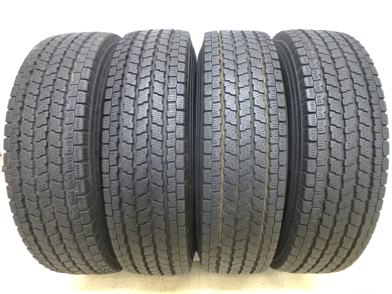 中古 スタッドレスタイヤ ヨコハマ アイスガード iG91　 195/80R15 LT 107/105L　４本　 中古 スタッドレスタイヤ 【中古】