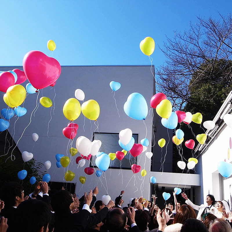 バルーンリリース バルーンリリース 東京都心にデリバリー 港区 結婚式 東京都心対象サービス 二次会 イベント ヘリウム入り ヘリウムガス入り 浮いて届く 会社 記念日 お祝い 移転 開店 開業 バルーンリリース 60本 結婚式 ウェディング 二次会 イベント 風船飛ばし 東京