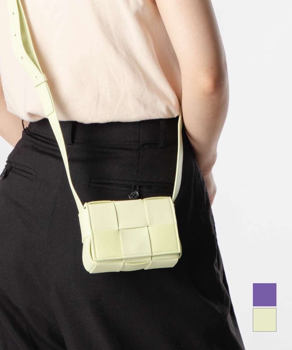 ボッテガヴェネタ BOTTEGA VENETA 666688 VMAY1 ショルダーバッグ レディース バッグ クロスボディ 斜め掛け レザー カジュアル キャンディー カセット イントレチャート プレゼント マイクロバッグ お出かけ オシャレ ギフト 本革 鞄 CANDY CASSETTE Cross Bag